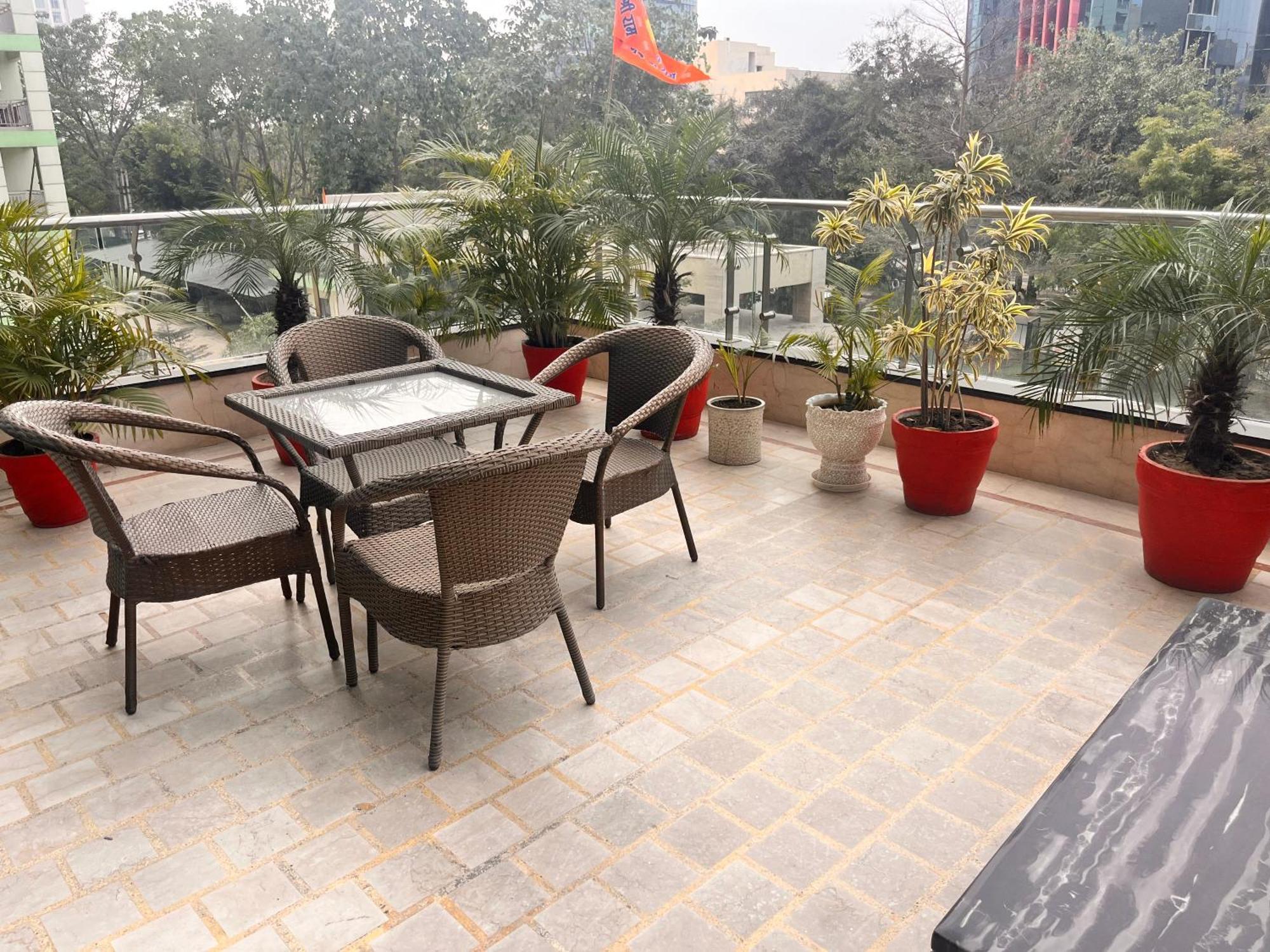 Gazebo Inn&Suites Medanta Gurgaon Bagian luar foto