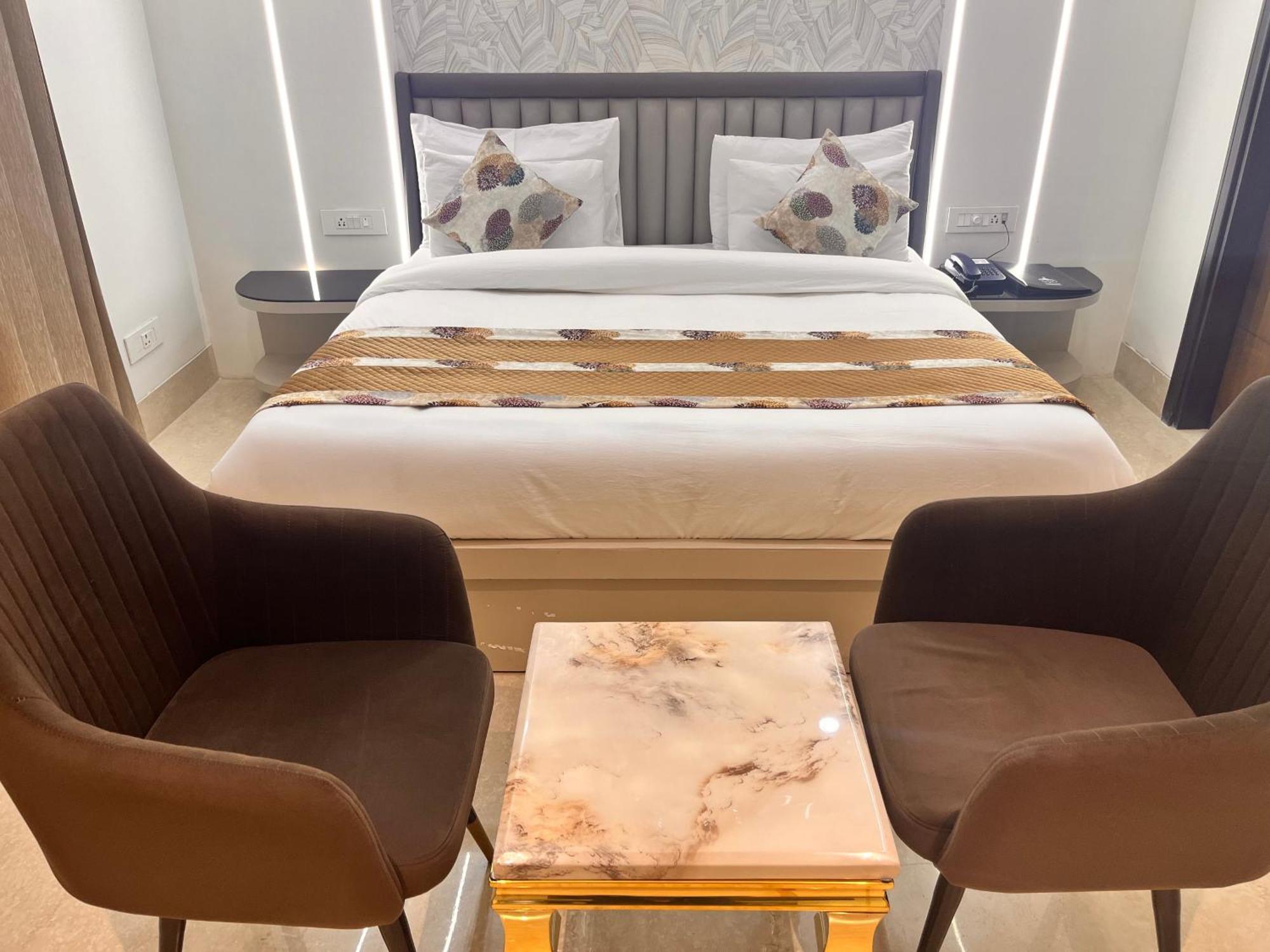 Gazebo Inn&Suites Medanta Gurgaon Bagian luar foto