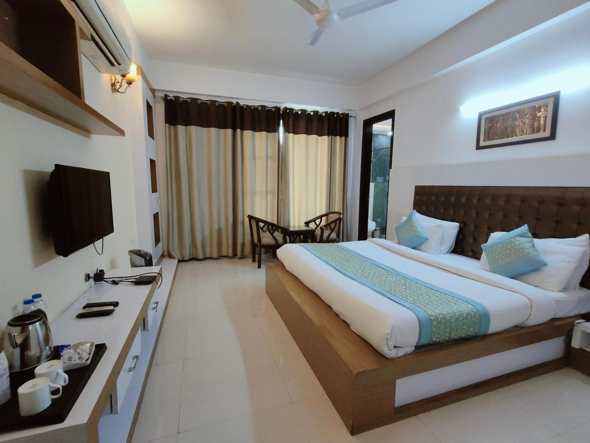 Gazebo Inn&Suites Medanta Gurgaon Bagian luar foto