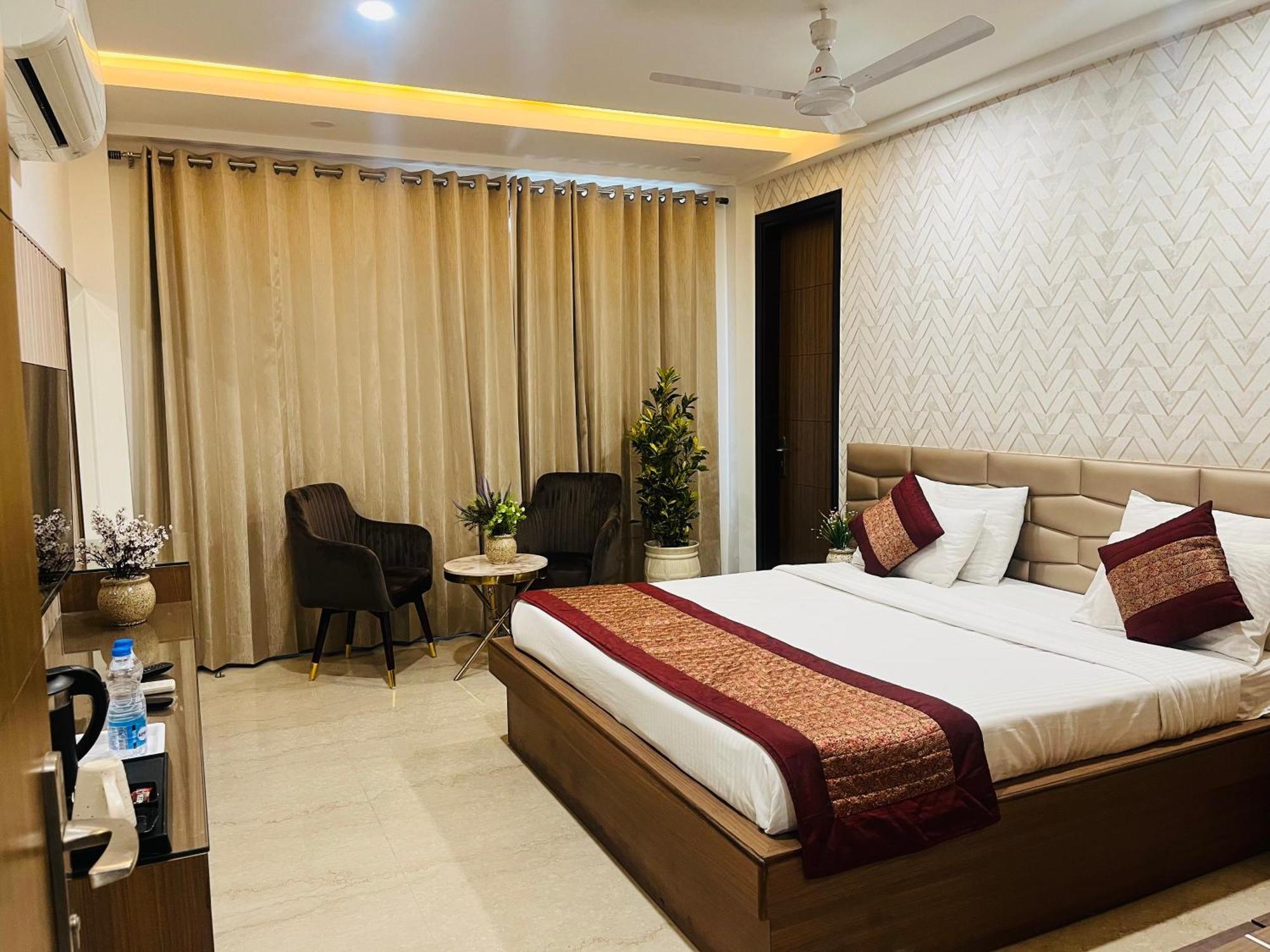 Gazebo Inn&Suites Medanta Gurgaon Bagian luar foto