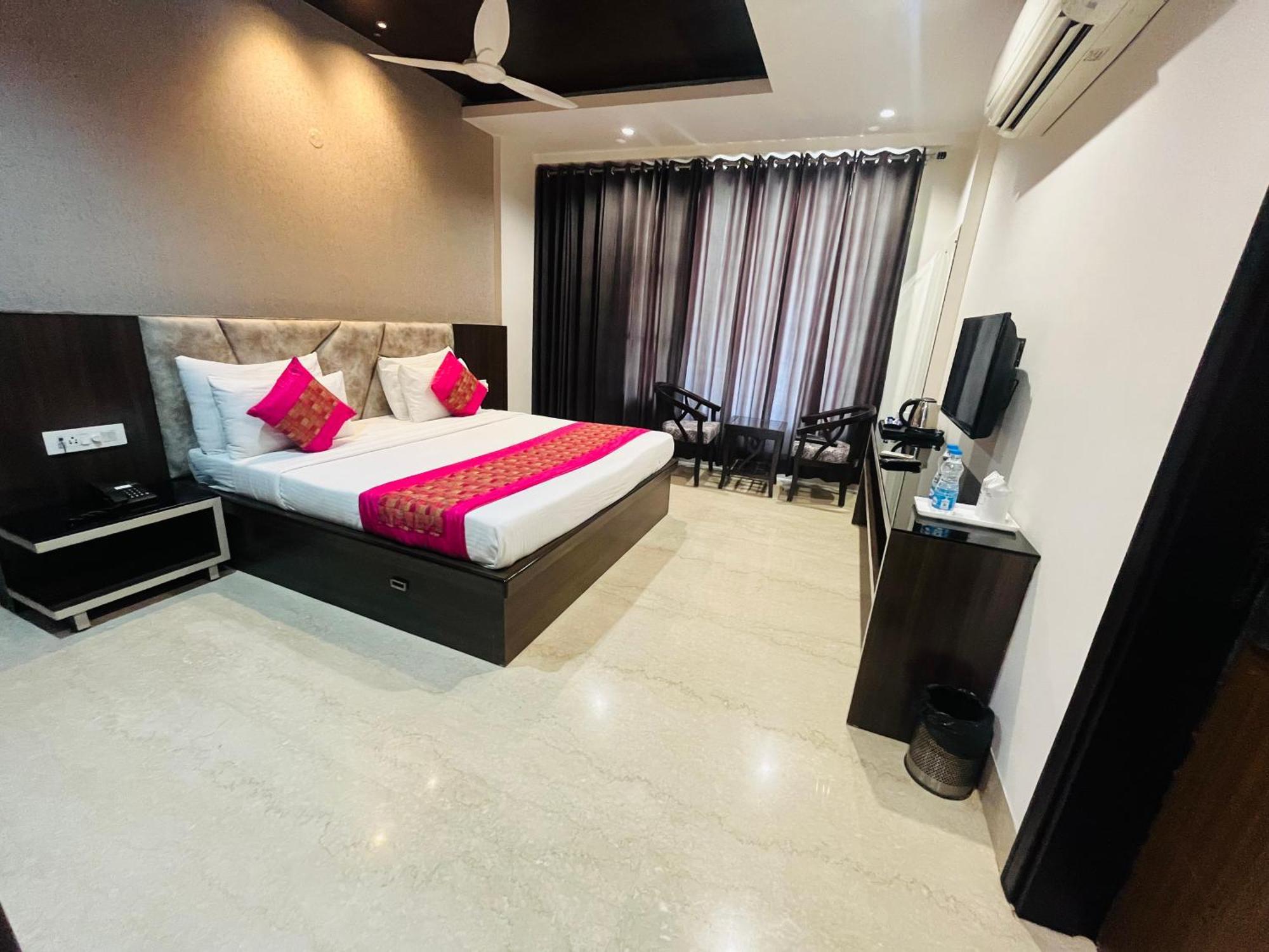 Gazebo Inn&Suites Medanta Gurgaon Bagian luar foto