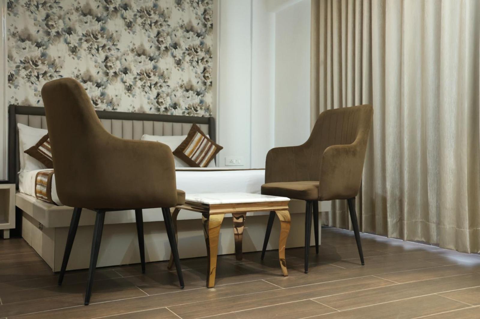 Gazebo Inn&Suites Medanta Gurgaon Bagian luar foto