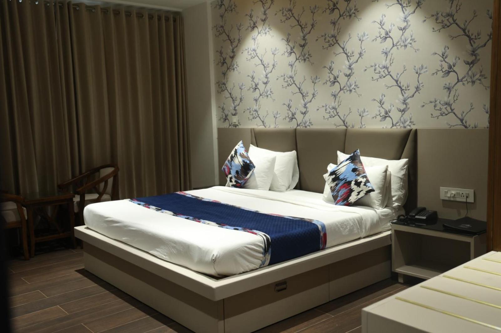 Gazebo Inn&Suites Medanta Gurgaon Bagian luar foto